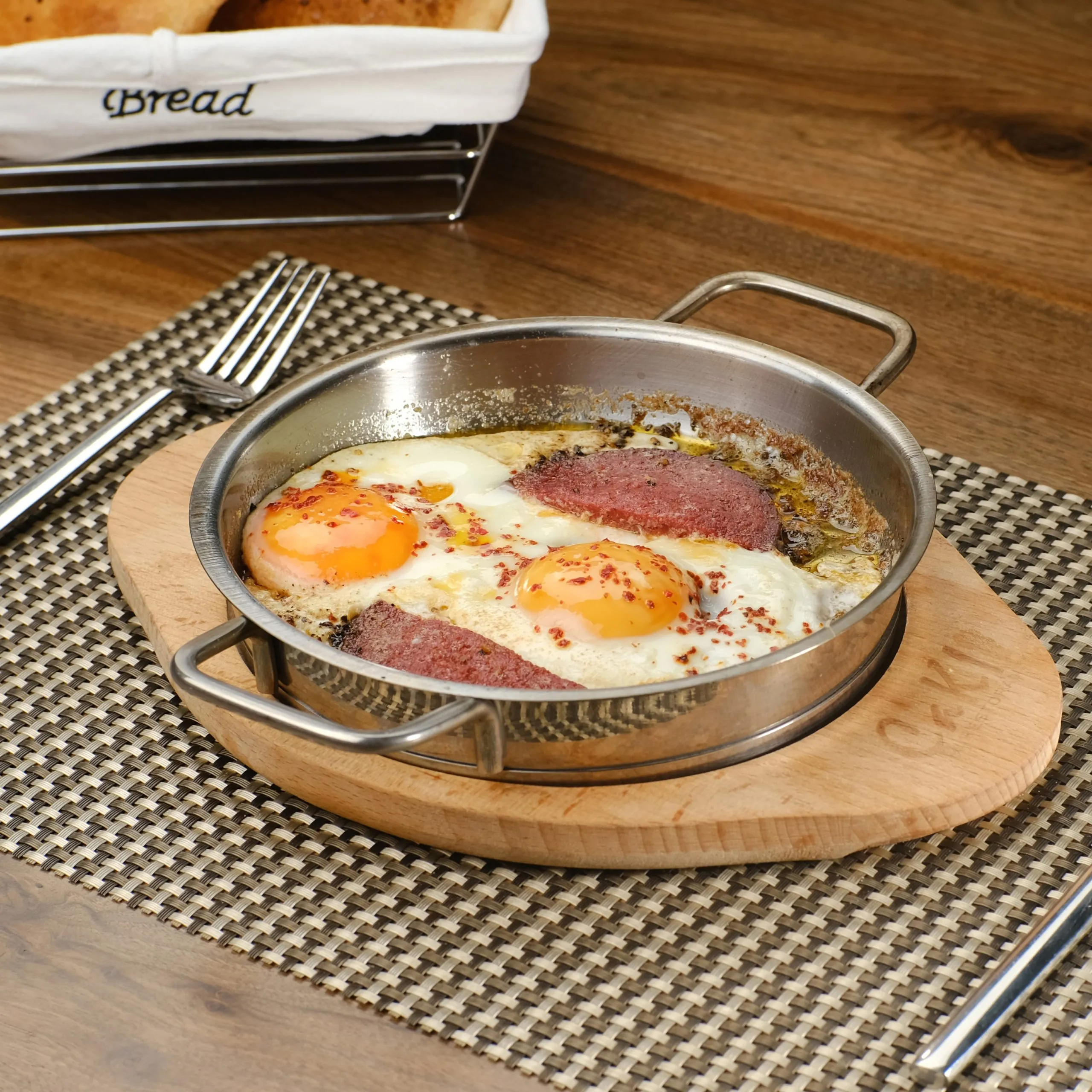 Eggs with Sucuk