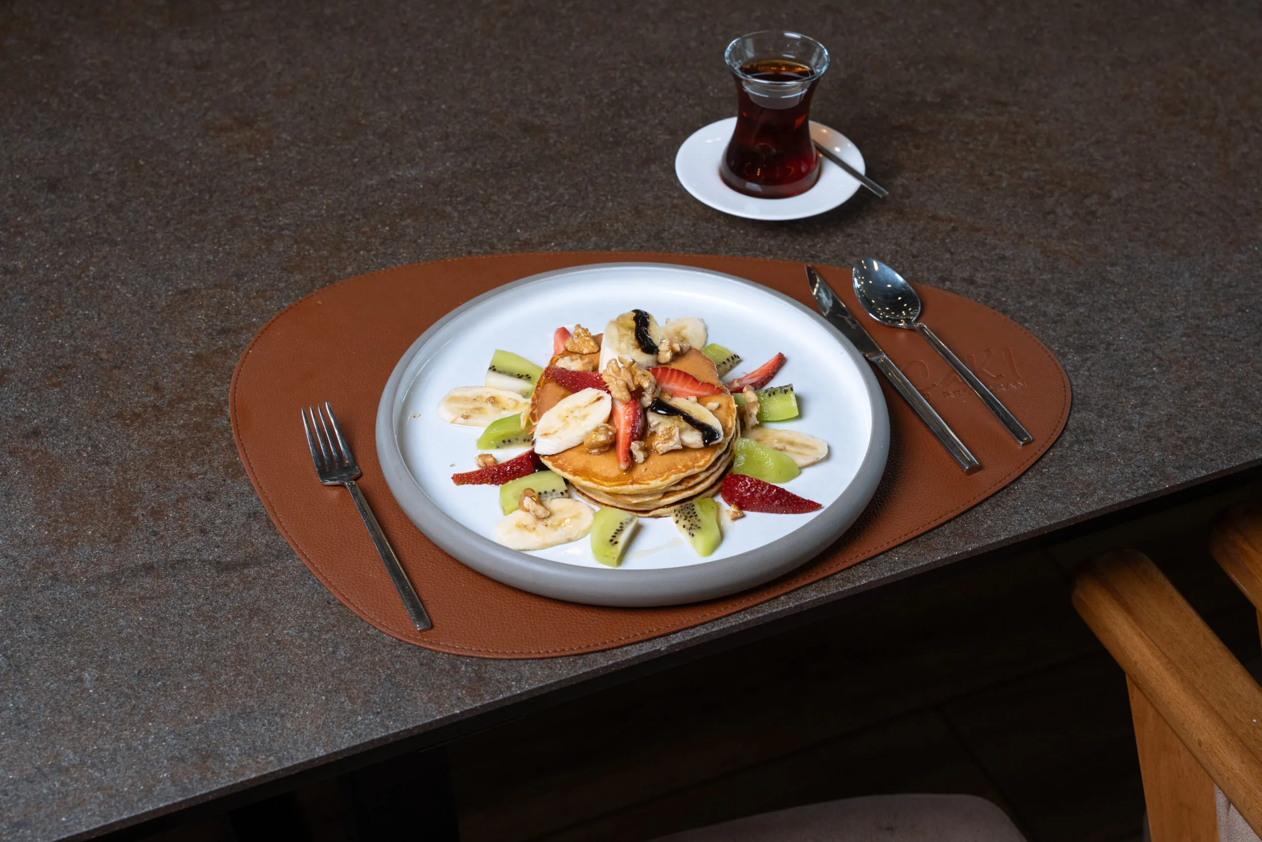 Pancakes with Sliced Fruit